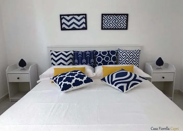 Casa Fiorella - Casa Indipendente Centro Ανακάπρι